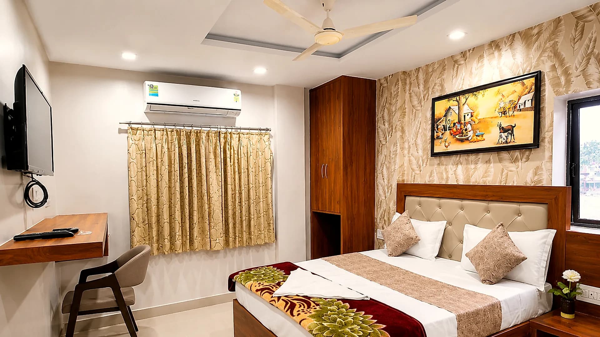 About Hotel Siddhi Vinayak