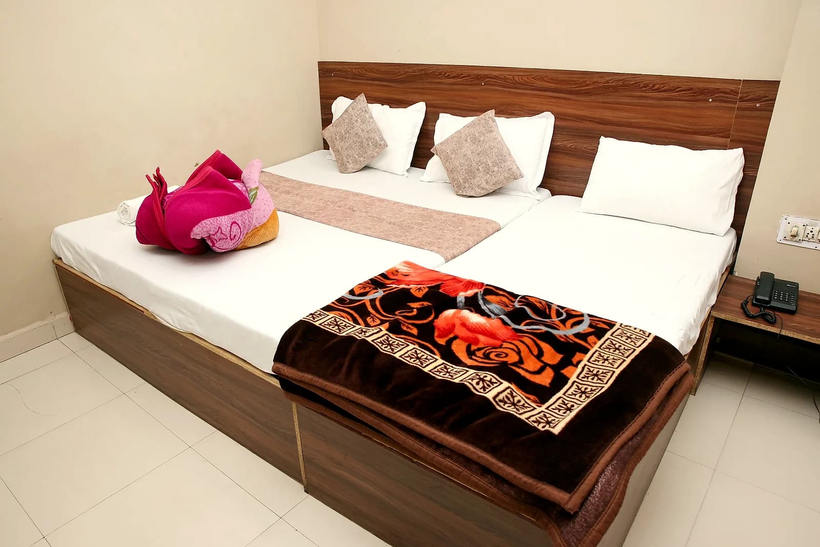 Triple Deluxe Room at Hotel Siddhi Vinayak, Jodhpur — view 9